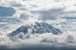 CLIMBING: ESCALANDO EL VOLCAN MISTI